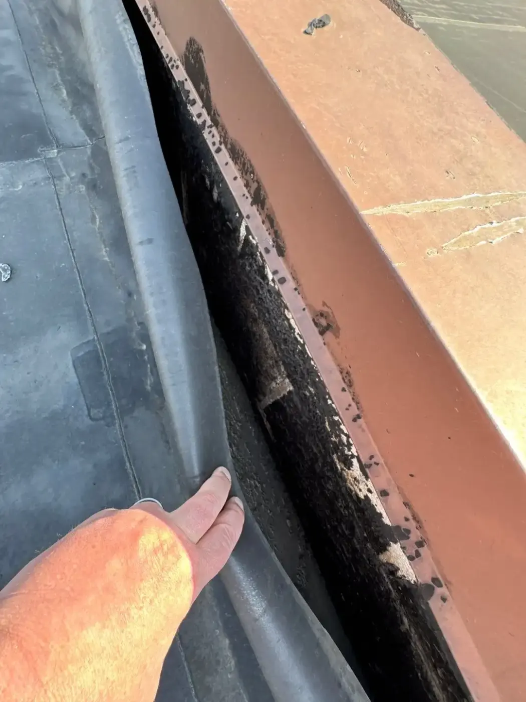 Flashing and seam work in Park 100