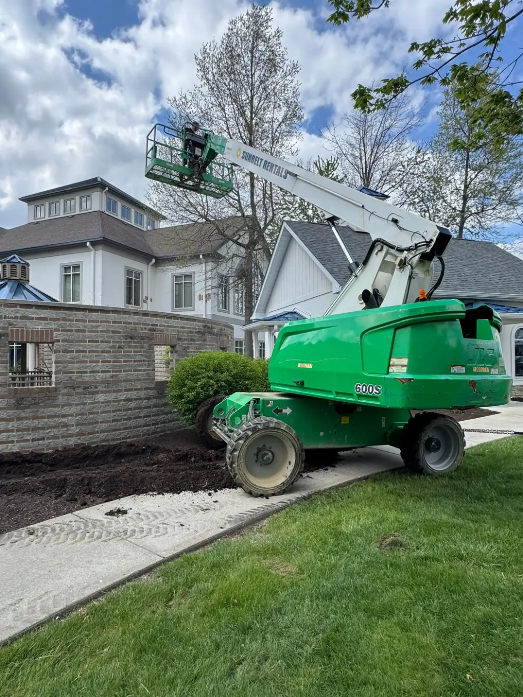 Manufacturer-certified roof installation in Park 100